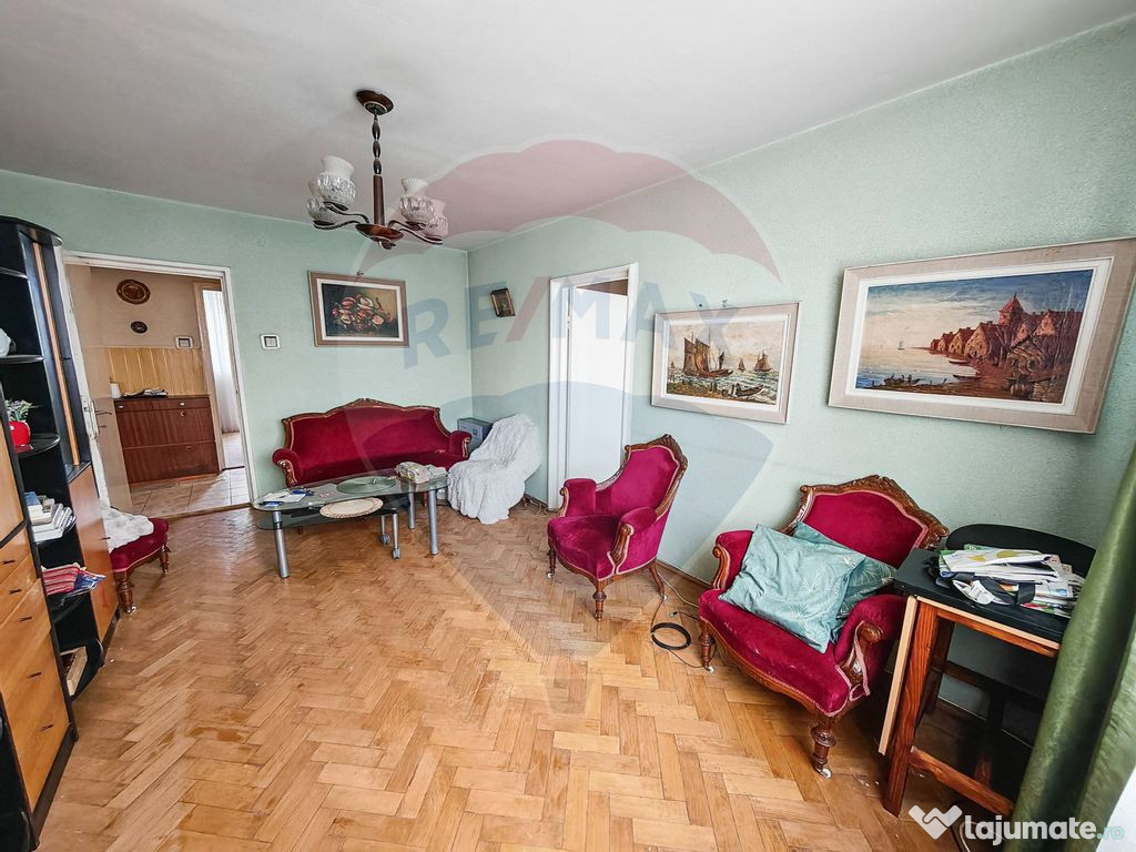 Apartament cu 4 camere de vânzare în zona Bd. Cosbuc