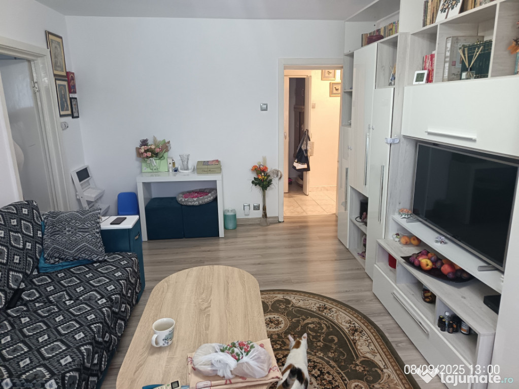 APARTAMENT 3 CAMERE, SEMIDECOMANDAT, PODU ROS, BLOC FARA RIS