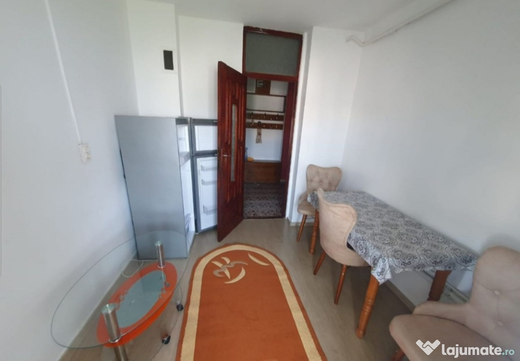 Trei camere decomandat,zona Canta,strada Luca Arbore