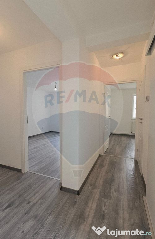 Apartament cu 3 camere de vânzare în zona Central
