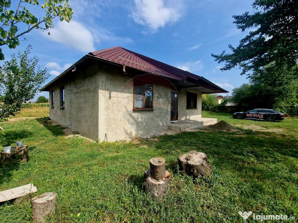 Casă / Vilă cu 4 camere de vânzare