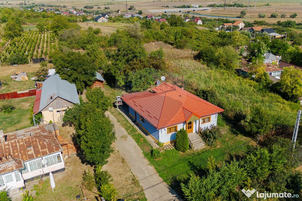 Casă / Vilă cu 4 camere de vânzare