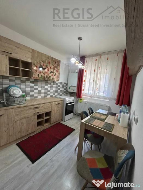 Apartament 4 camere, spatios, decomandat - Str. Harmanului