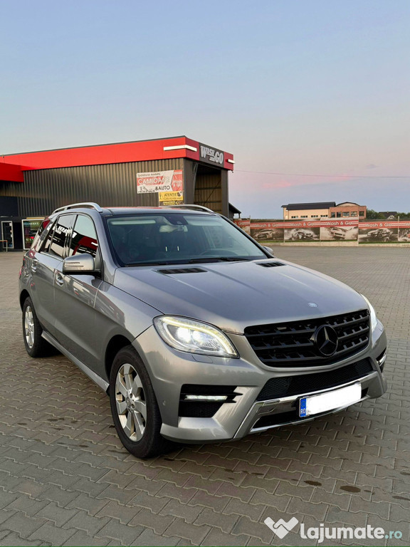 Vând Mercedes-Benz ML250 AMG 4MATIC