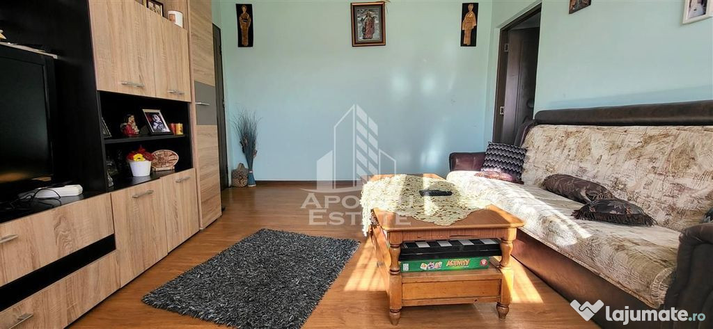 Apartament cu 3 camere, etaj intermediar, zona Dacia