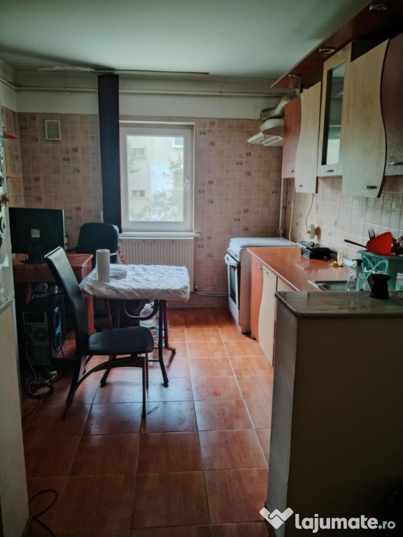 Apartament de Vanzare.