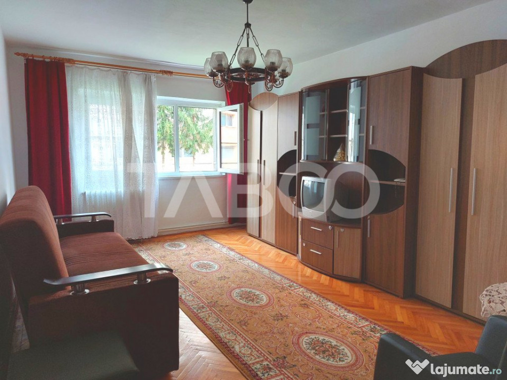 Apartament de inchiriat 3 camere decomandate parter zona Str