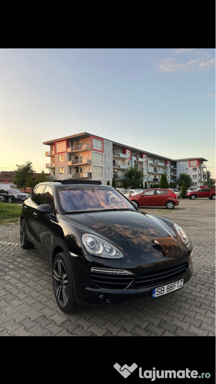 Vând Porsche Cayenne