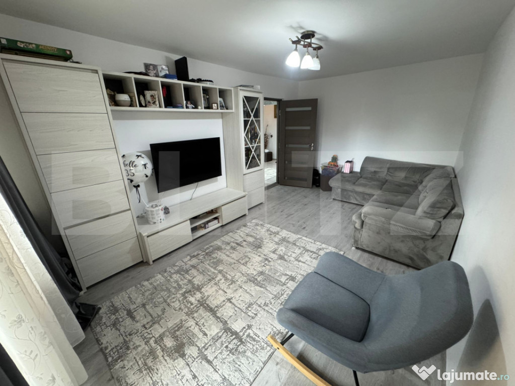Apartament 3 camere, decomandat, etaj 1/4 – Ștefan cel M