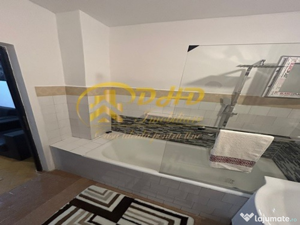 Apartament cu 3 camere decomandat Strada Arcu