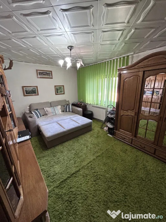 Apartament cu 3 camere decomandate - Parter - Zona Obcini