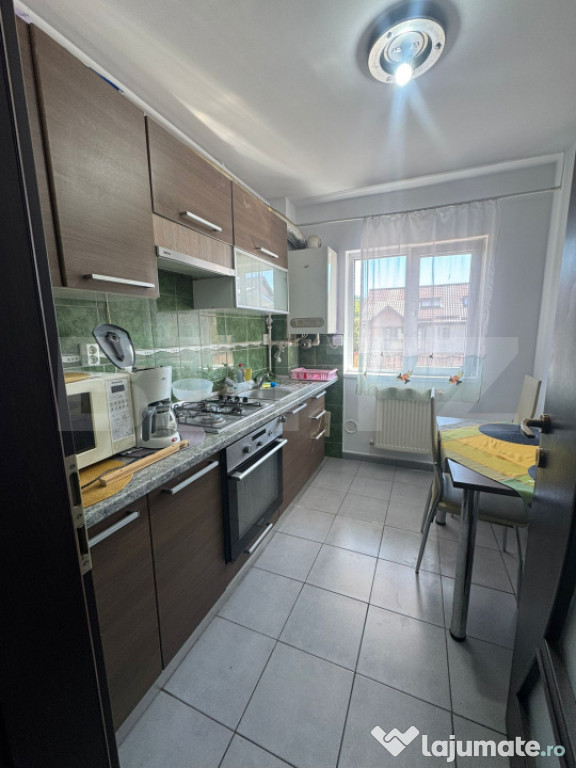 Apartament decomandat, 2 camere, 55 mp, parcare, zona Vivo