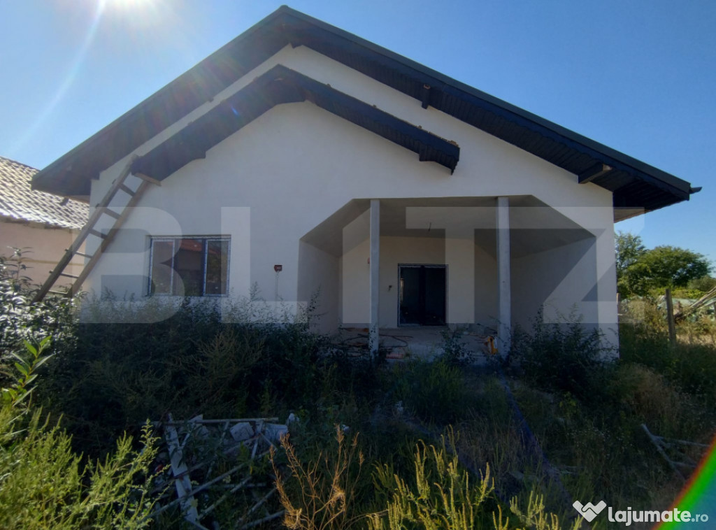 Casa la gri, Parter, Cernele, 500 mp curte, 157 mp construit