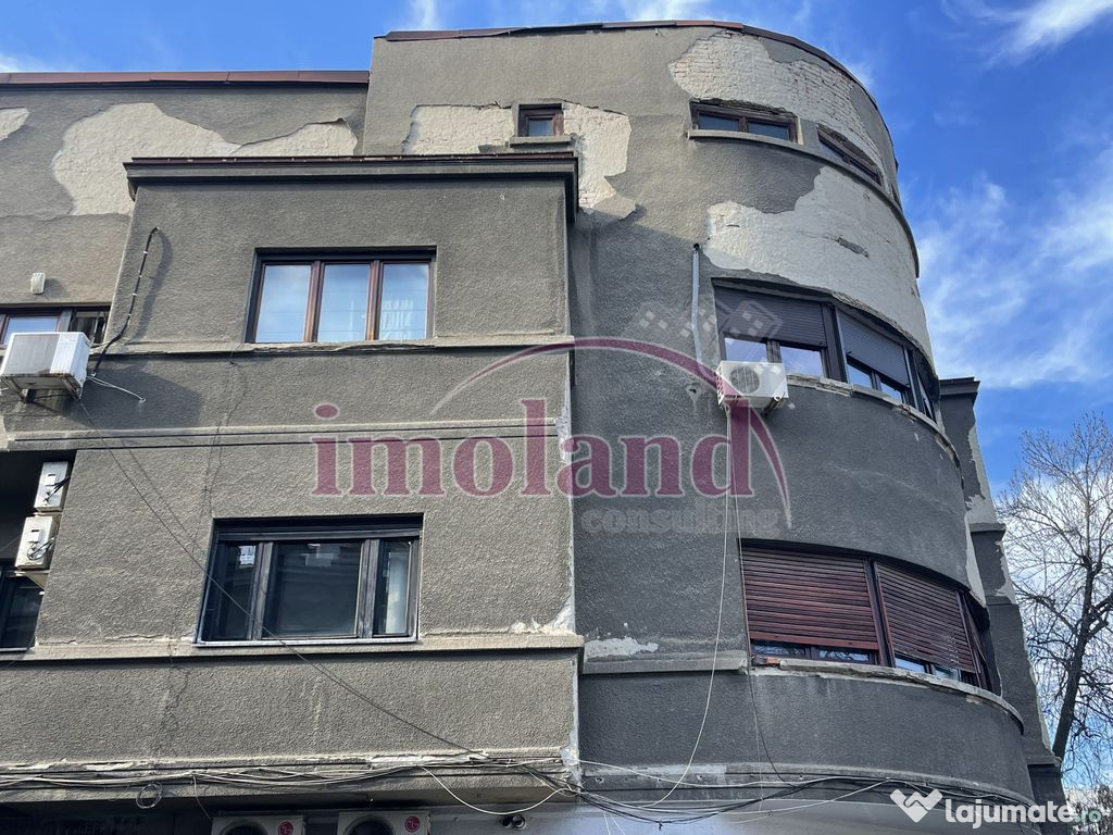 De vânzare – Apartament deosebit în clădire interbel...