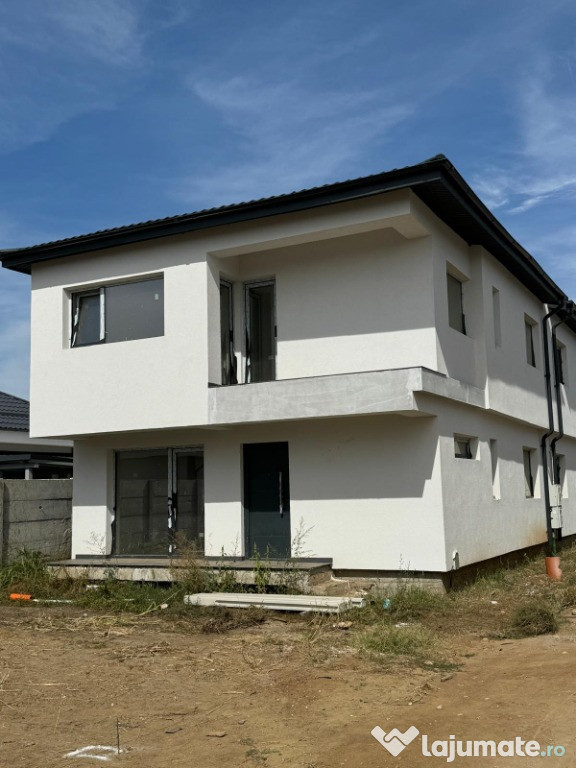 Vila P+1 cu 4 camere - 2 bai { Popesti Leordeni }