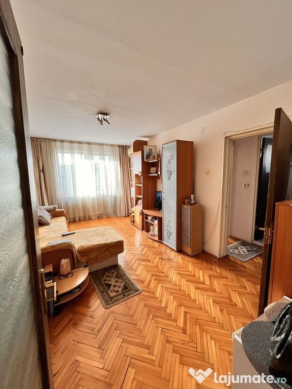 3 camere Aparatorii Patriei metrou /an 1985