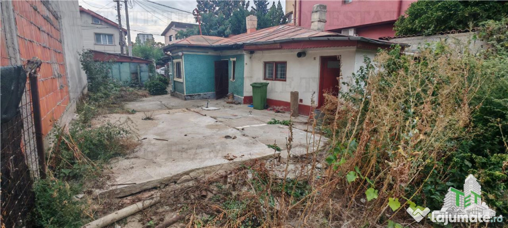 Casa cu 3 camere, garaj si 325mp teren, demolabila, cu toate