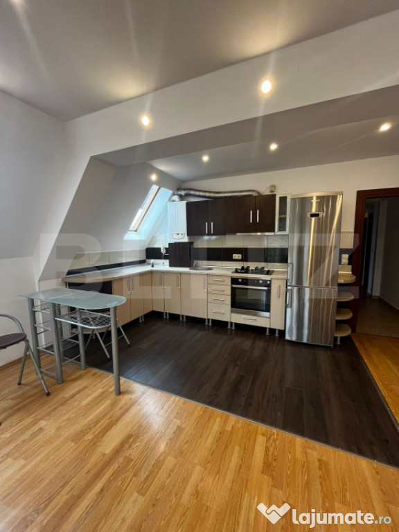 Apartament 3 camere, loc de parcare, zona Centura