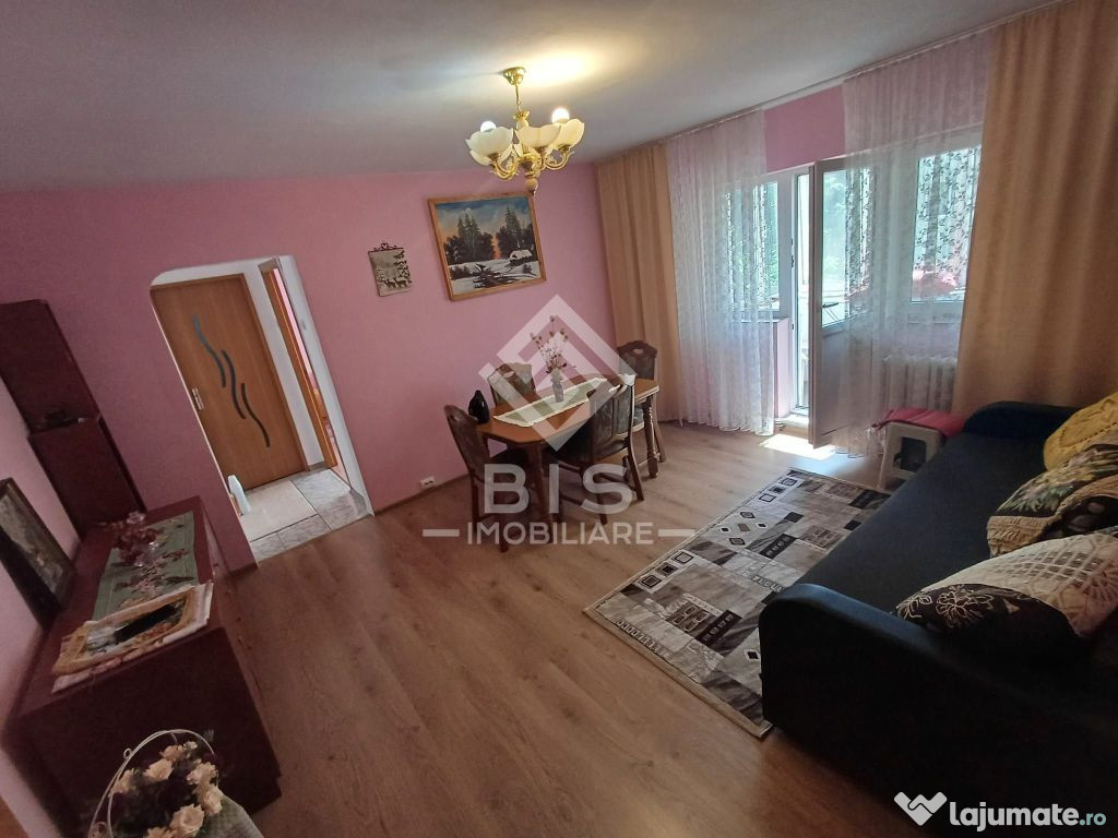Apartament 3 camere, Etaj 2/4, Zonă liniștită