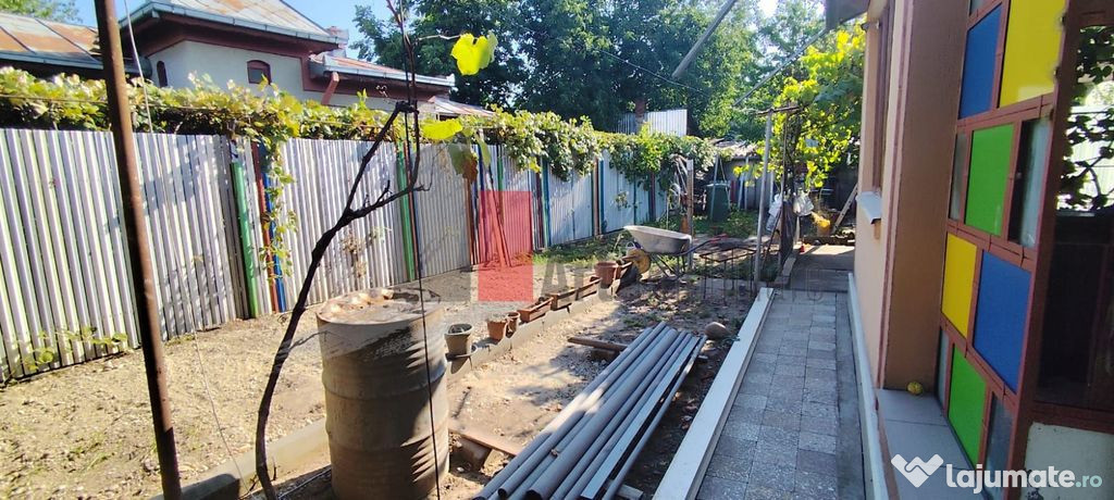 Casa de vanzare + teren in zona Jiului (Bucurestii Noi)