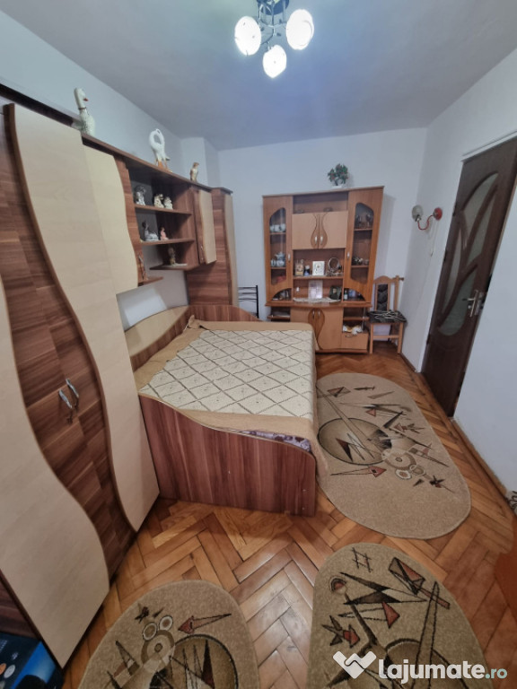 Apartament 2 camere decomandate, 52mp, etaj 1/2, in Filiasi,