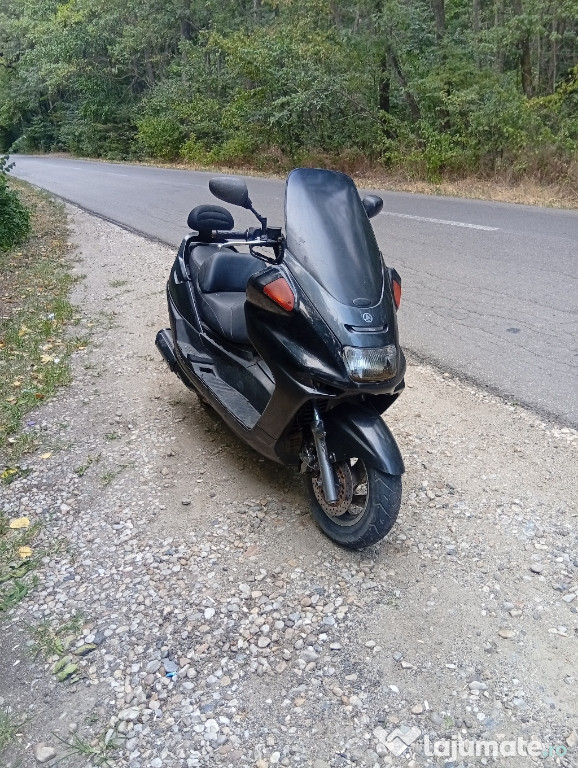 Sau schimb scuter Yamaha majesty 250cc