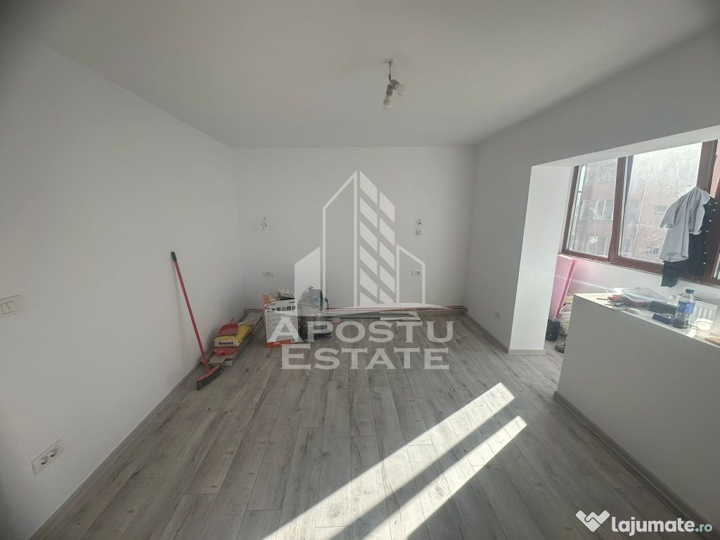 Apartament cu 1 camera, decomandat, centrala proprie, eta...