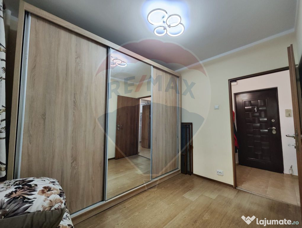 Apartament cu 3 camere de vânzare în zona 1 Decembrie 1918