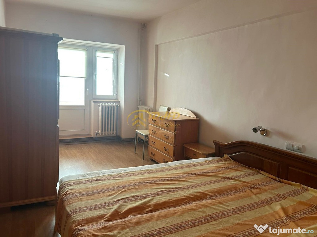 Apartament 3 camere decomandat in zona Garii