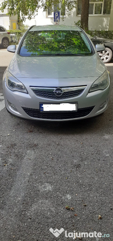 Opel Astra, bine intretinuta, condusa de un profesionist.