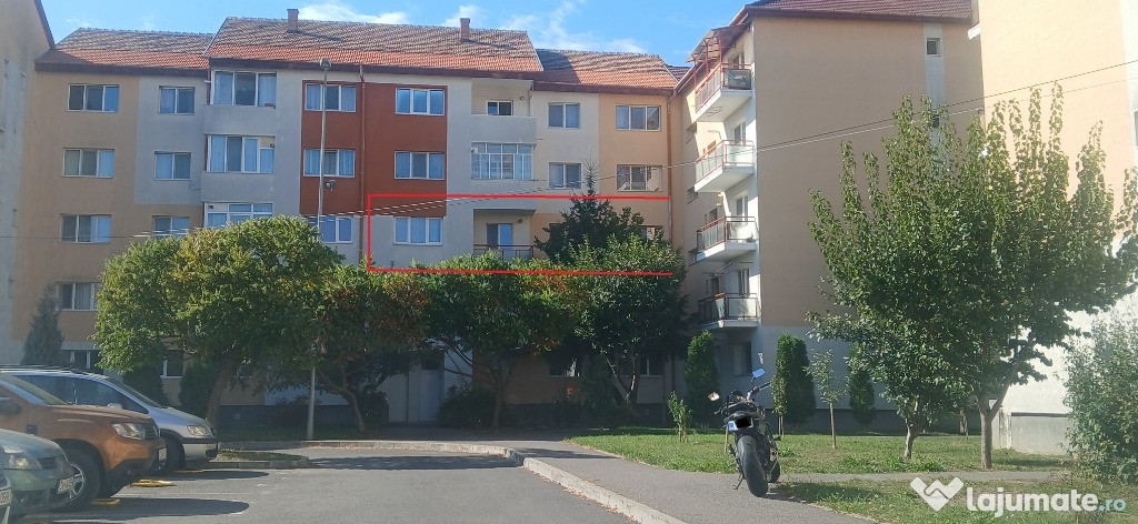 Apartament 3 camere lenin etaj 2