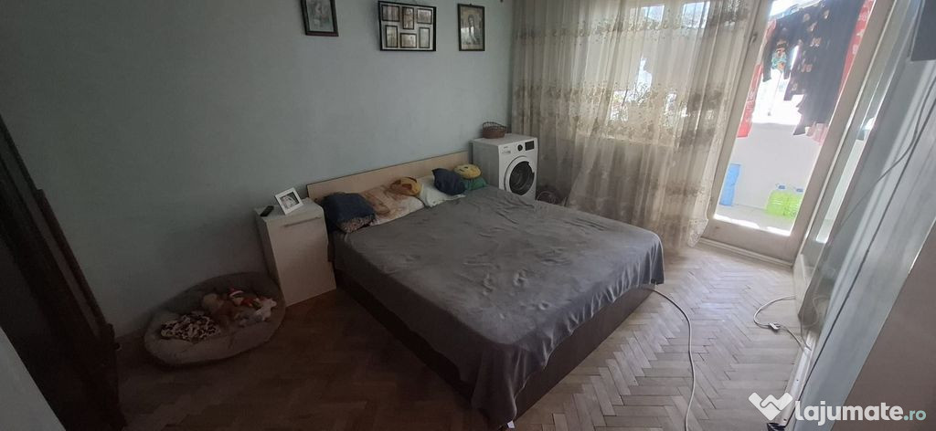 Apartament decomandat Alexandru Obregia/ loc de Parcare