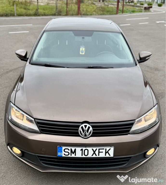 Vând Volkswagen Jetta 1.6 TDI 2012 !