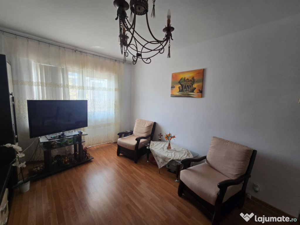 Targu Cucu- Apartament 3 camere decomandat
