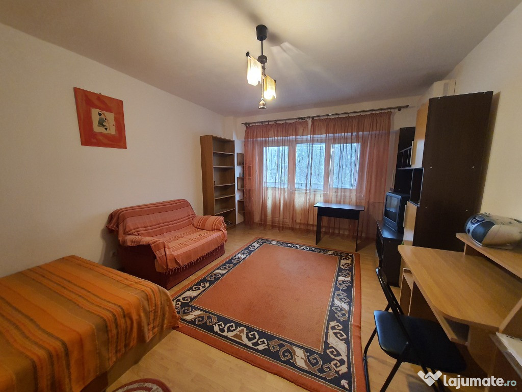 Inchiriez garsoniera zona Mall Vitan, direct proprietar