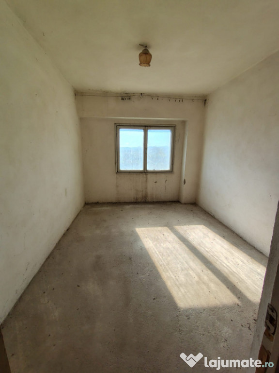 Tibanesti- Apartament cu 3 camere, 2 bai, etajul 3