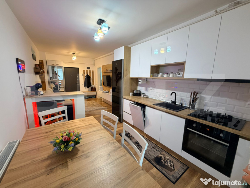 Apartament 2 camere, la cheie, etaj intermediar, garaj, zona