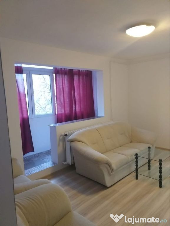 Apartament 3 camere de vânzare
