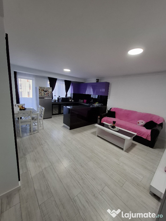 Apartament 2 camere, 43 mp + balcon 9 mp, renovat complet