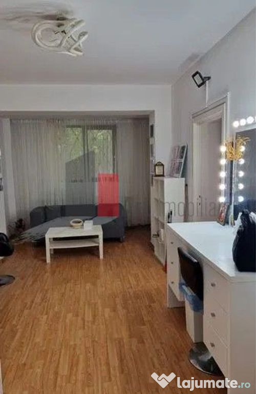 Primaverii, bloc cu regim mic de inaltime, locuit sau inv...