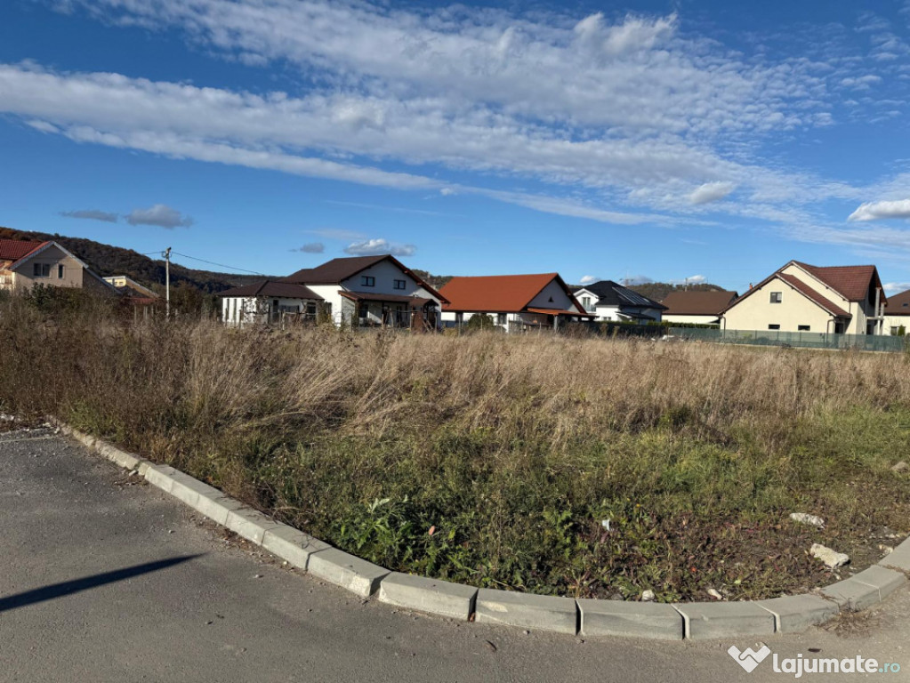 Teren intravilan 600 MP zona Bența