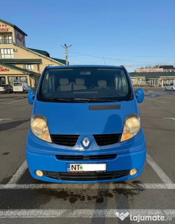 Renault Trafic II / 8+1 LUNG