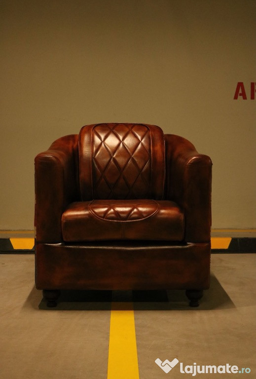 Canapea si fotoliu tip Chesterfield - piele naturala bizon