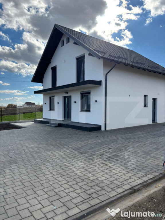 Casa cu 3 camere ,116 mp,loc. Moara