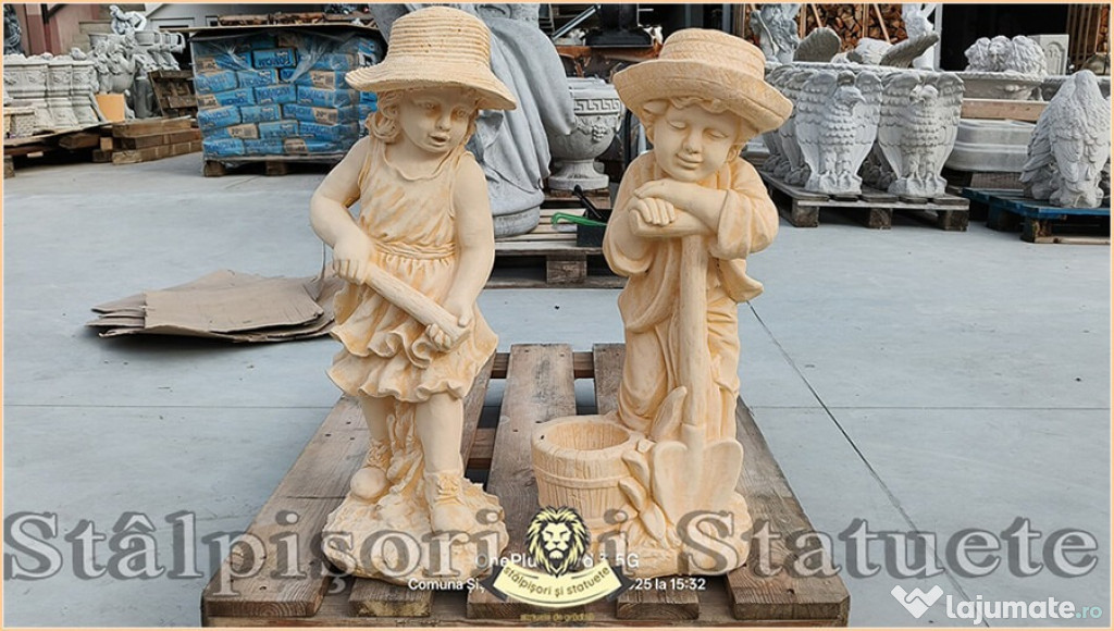 Set două statuete grădinari, galben patinat, model S90.