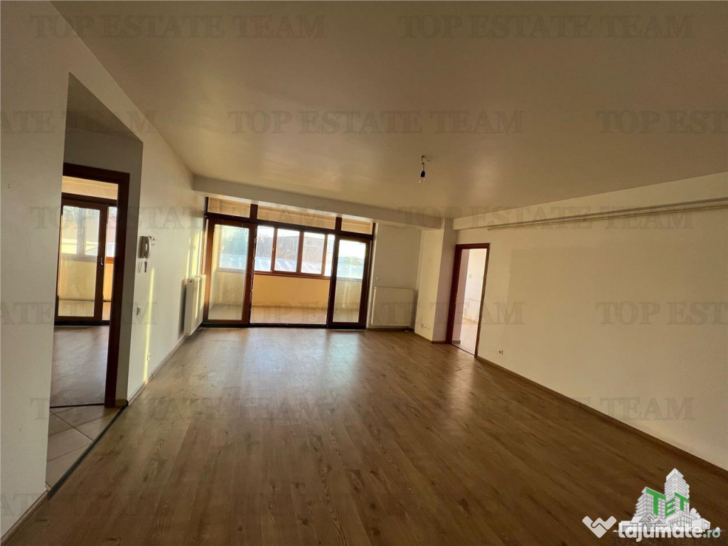 Apartament 3 camere - ultracentral - - Braila