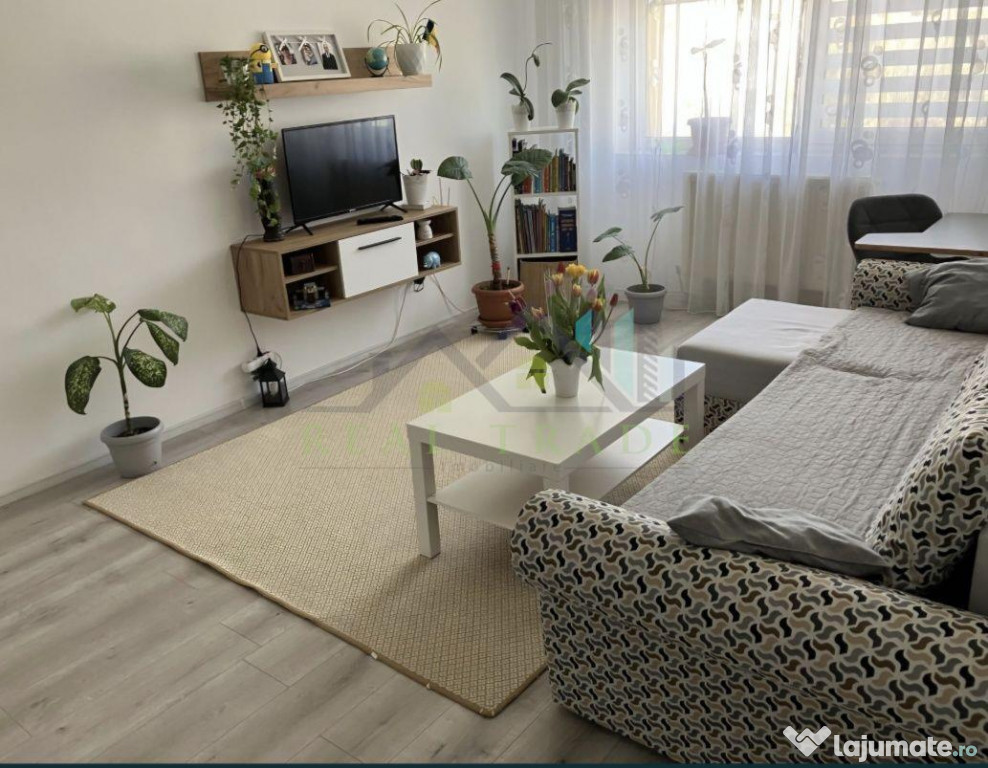 Apartament 3 camere decomandat, etaj intermediar Craiter