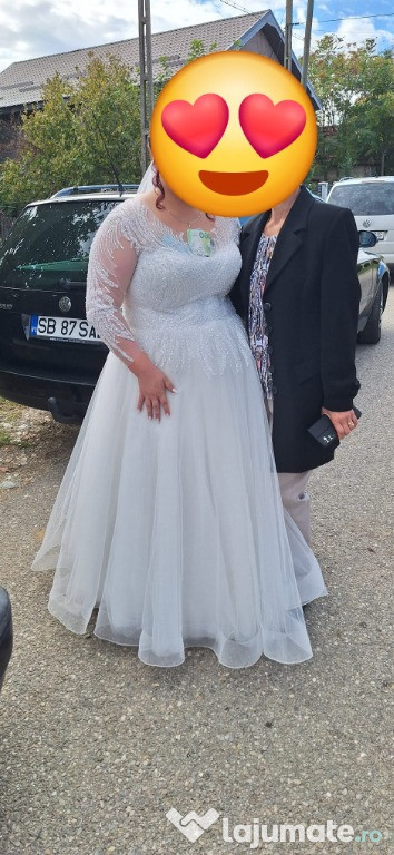 Rochie mireasa plus crinolina
