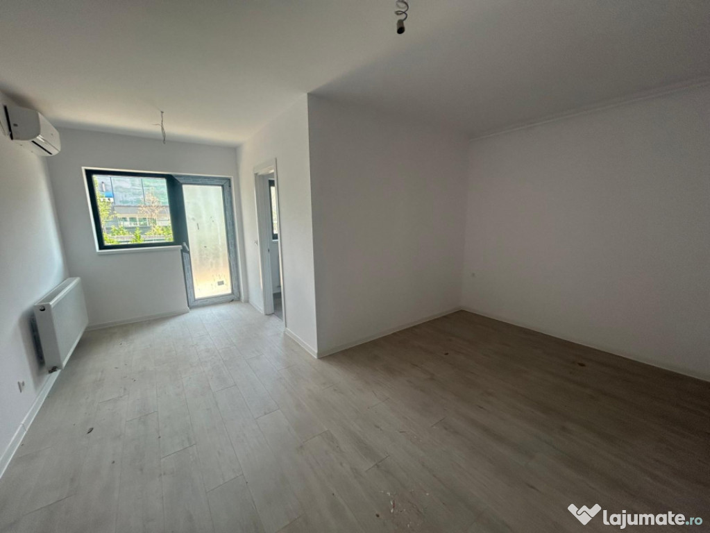 Garsoniera cu Gradina / Hils Republica /5 minute Metrou