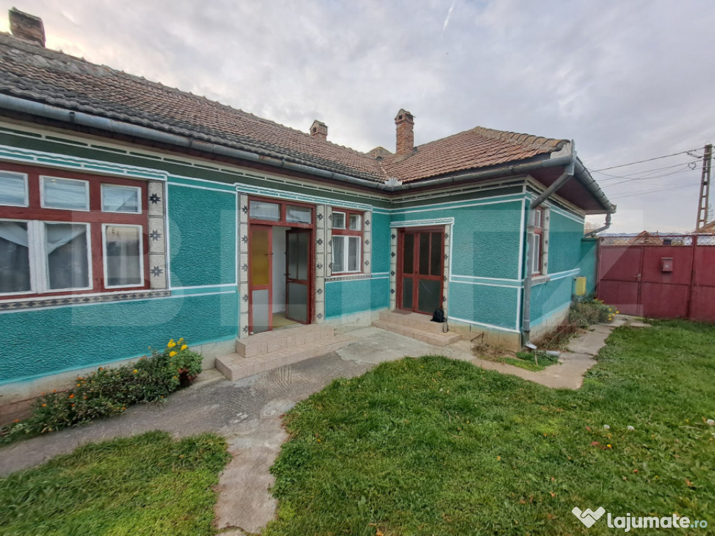 Casa de vanzare, 5 camere, teren generos de 1.290 m², zona